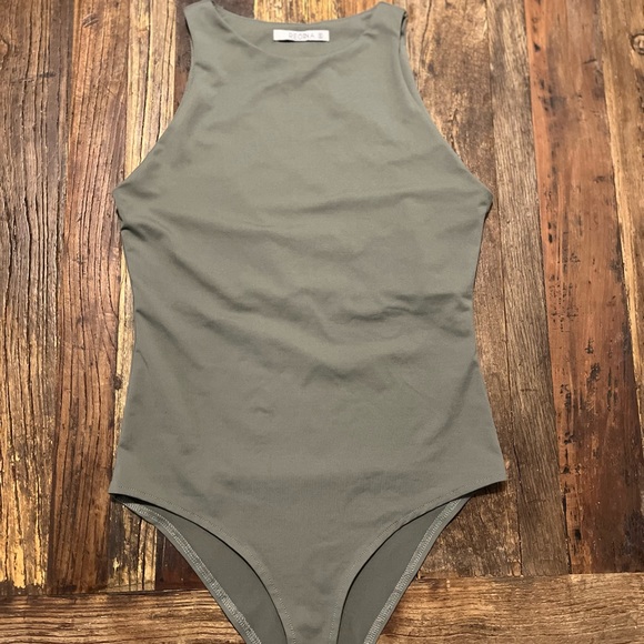 Reoria body suit (s) - Picture 2 of 4